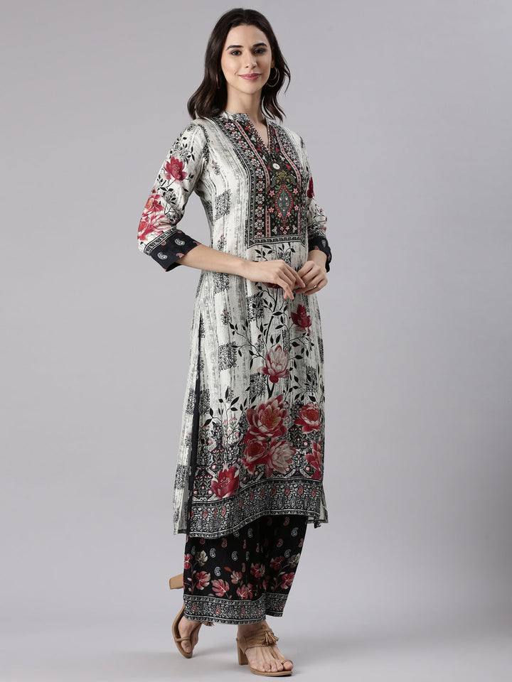 Off White Muslin Printed Three Piece Set