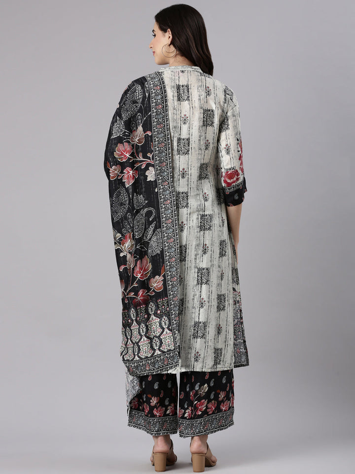 Off White Muslin Printed Three Piece Set