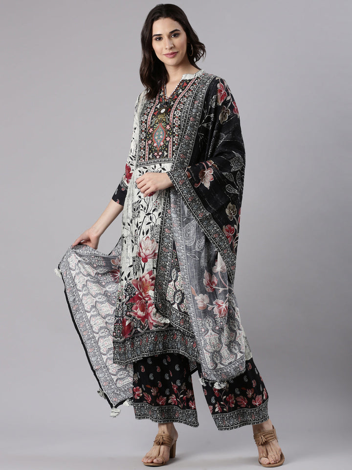 Off White Muslin Printed Three Piece Set