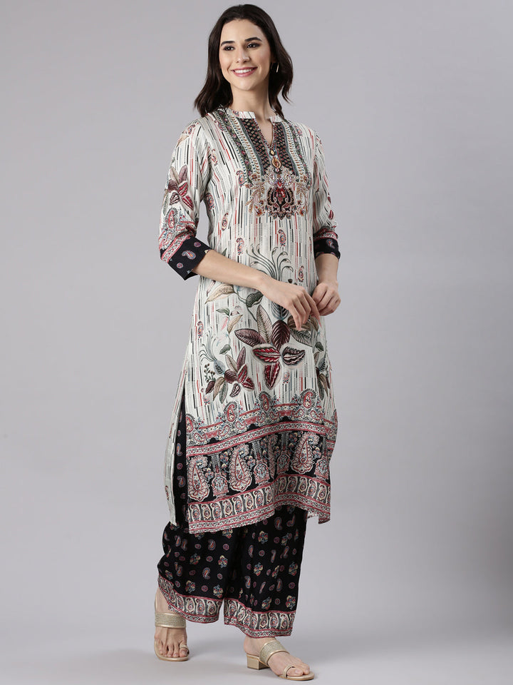 Off White Muslin Printed Three Piece Set