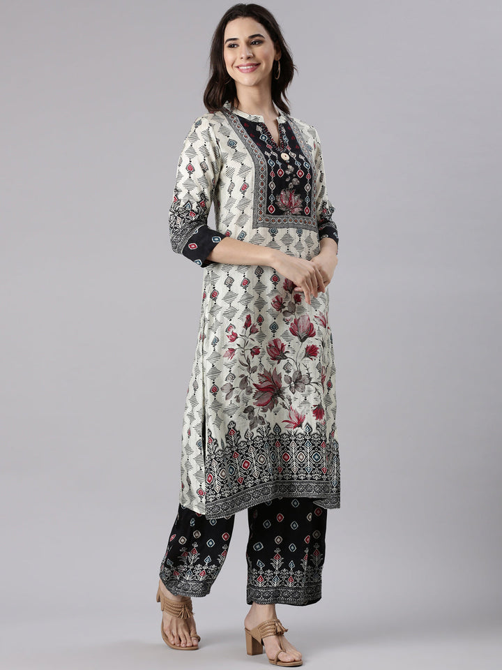 Off White Muslin Printed Three Piece Set