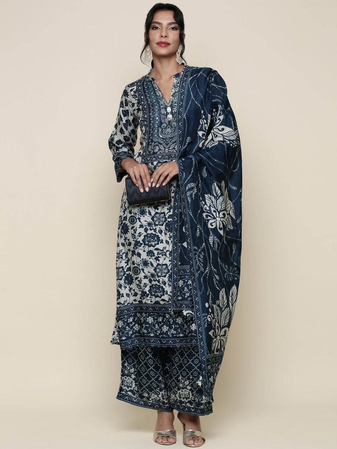 Neerus Blue Muslin Digital Printed Suit Set - back view