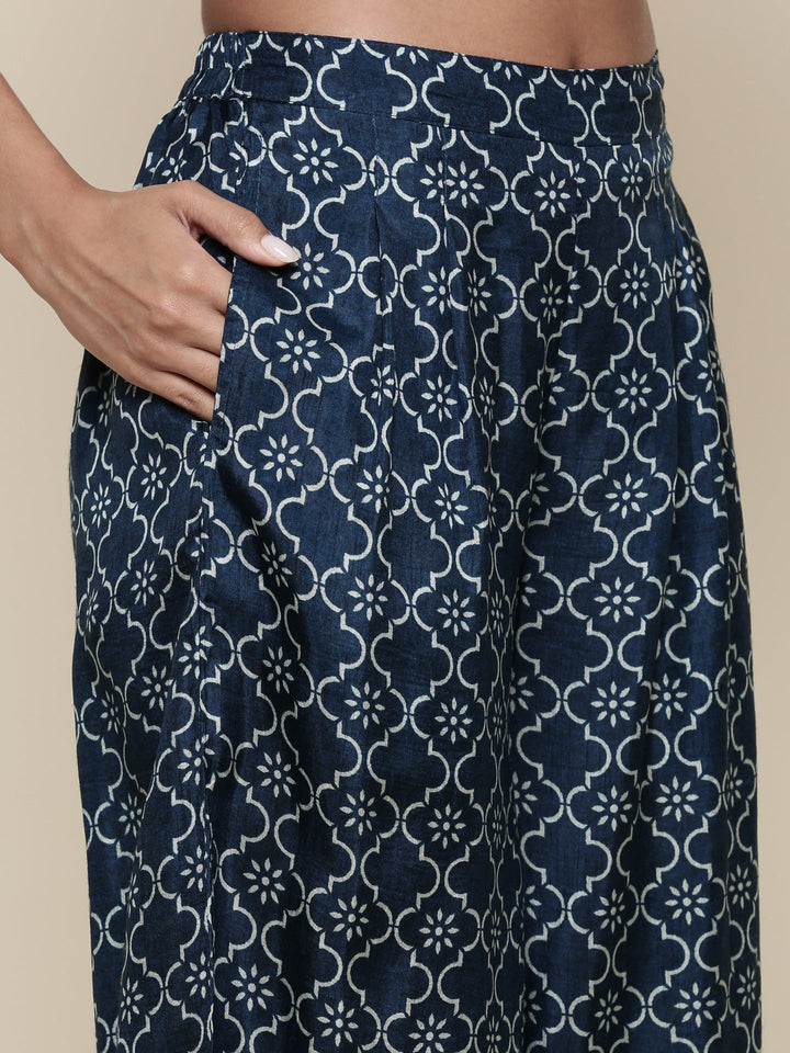 Neerus Blue Muslin Digital Printed Suit Set - detail view 3