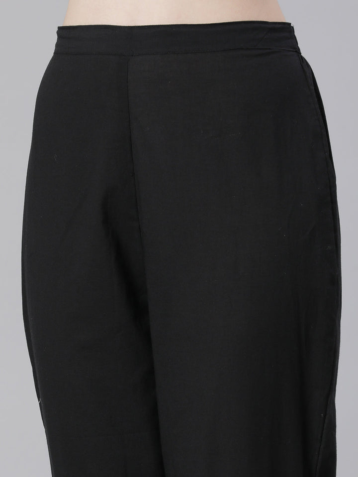 Neerus Black cotton printed suit set - detail view 4