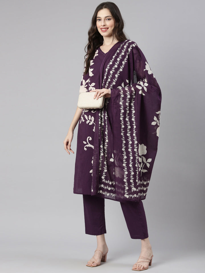 Neerus Purple cotton printed suit set - detail view 2