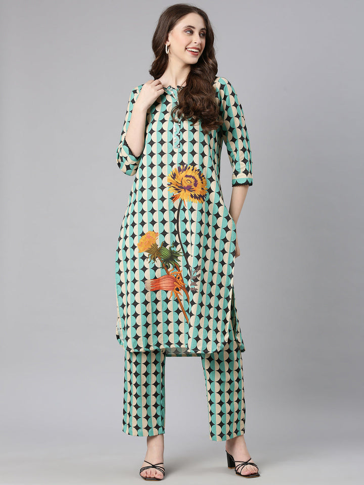 Neerus Green linen printed kurta set with trousers - detail view 2