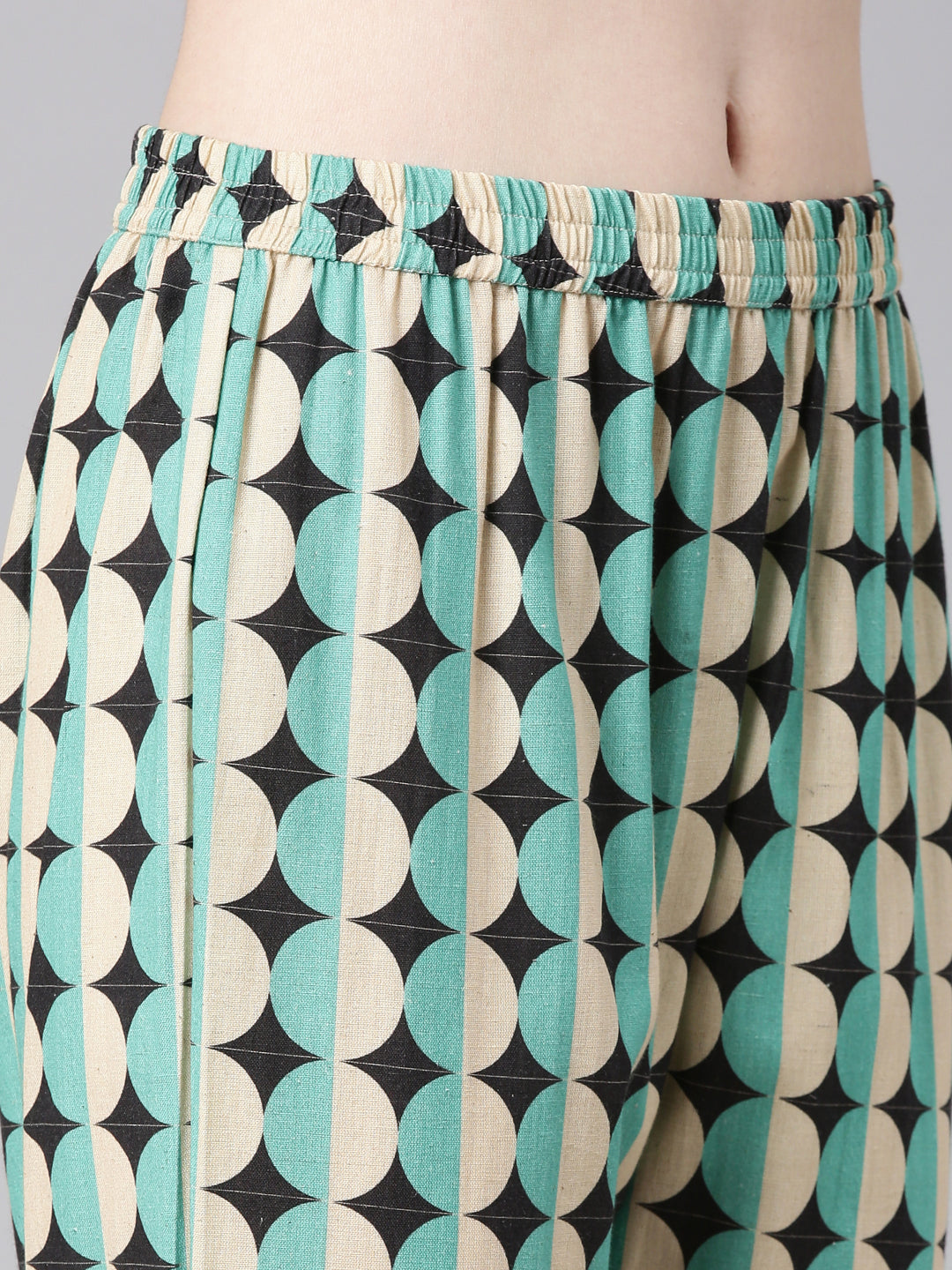 Neerus Green linen printed kurta set with trousers - detail view 3