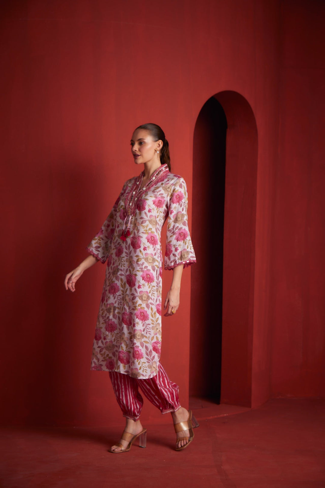 Neerus Pink shantoon printed kurta set - side view