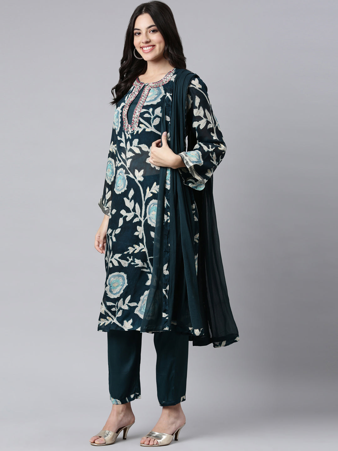 Neerus Green printed floral straight suit set - detail view 2