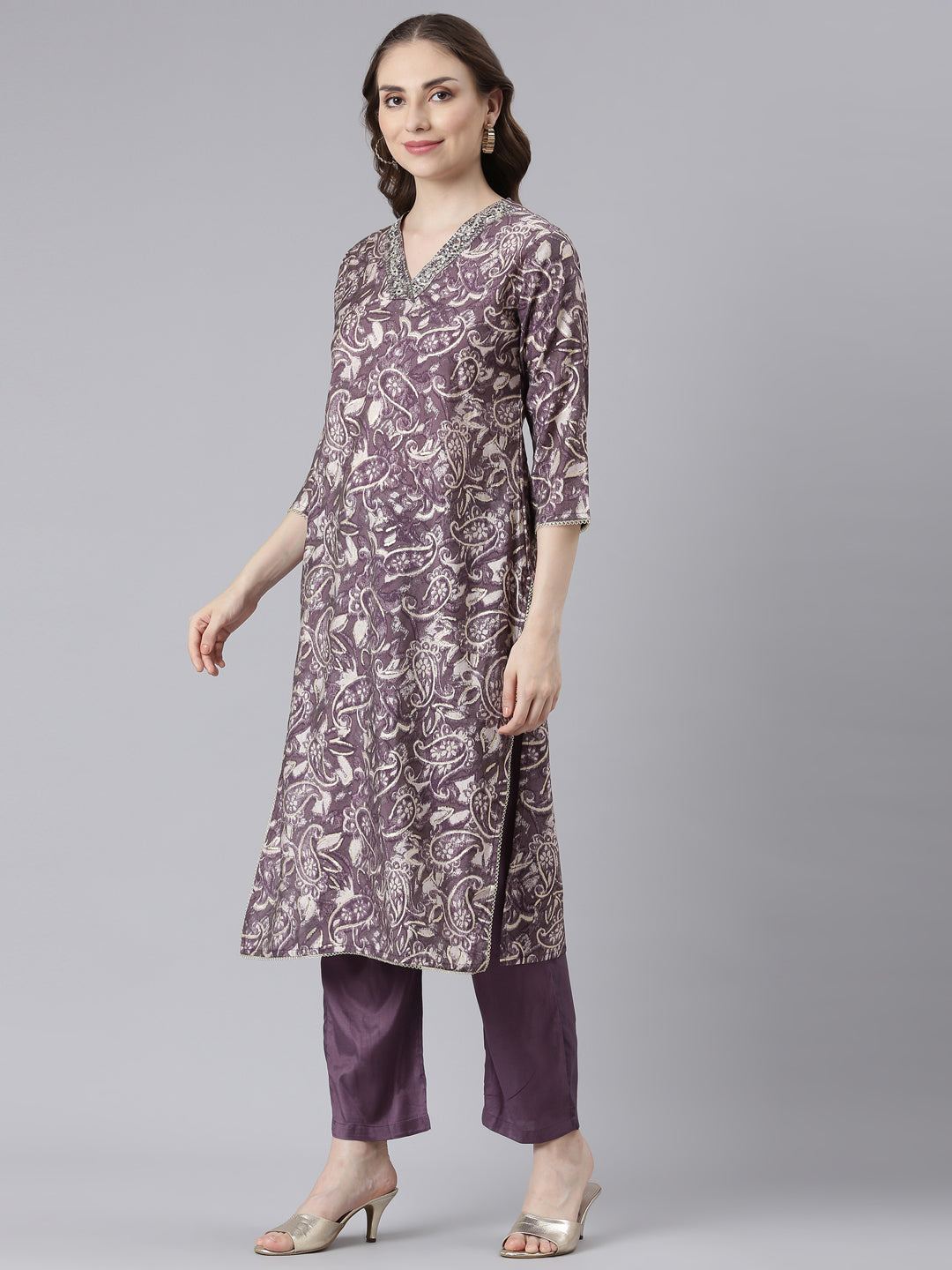 Neerus Purple printed paisley suit set - back view