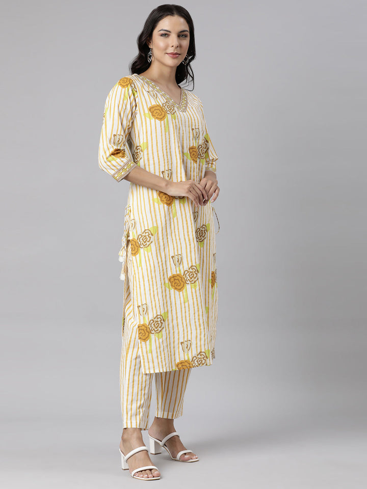 Neerus Yellow printed straight suit set - side view