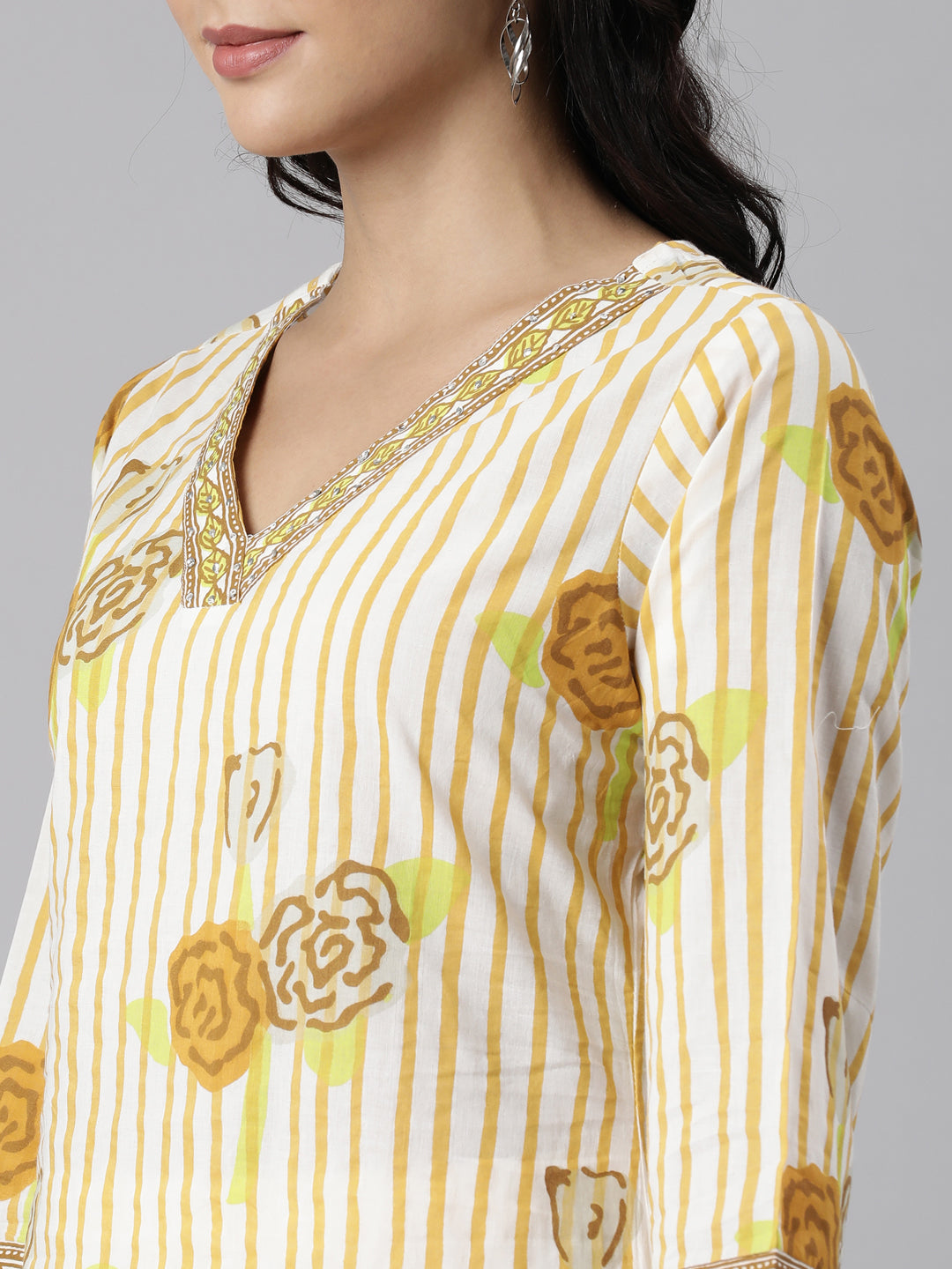 Neerus Yellow printed straight suit set - detail view 2