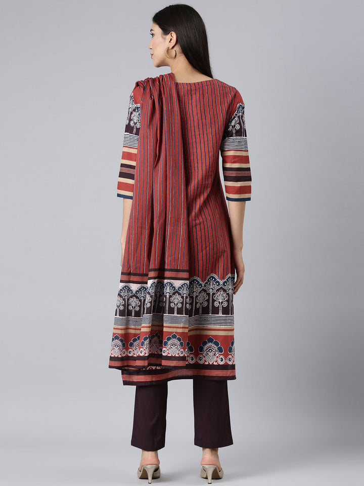 Neerus Maroon cotton printed straight suit set - side view