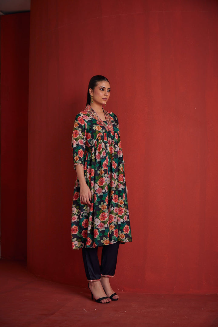 Neerus Green shantoon floral printed kurta set - front view