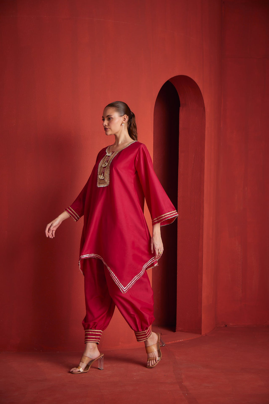 Neerus Pink Chanderi printed kurta set - side view