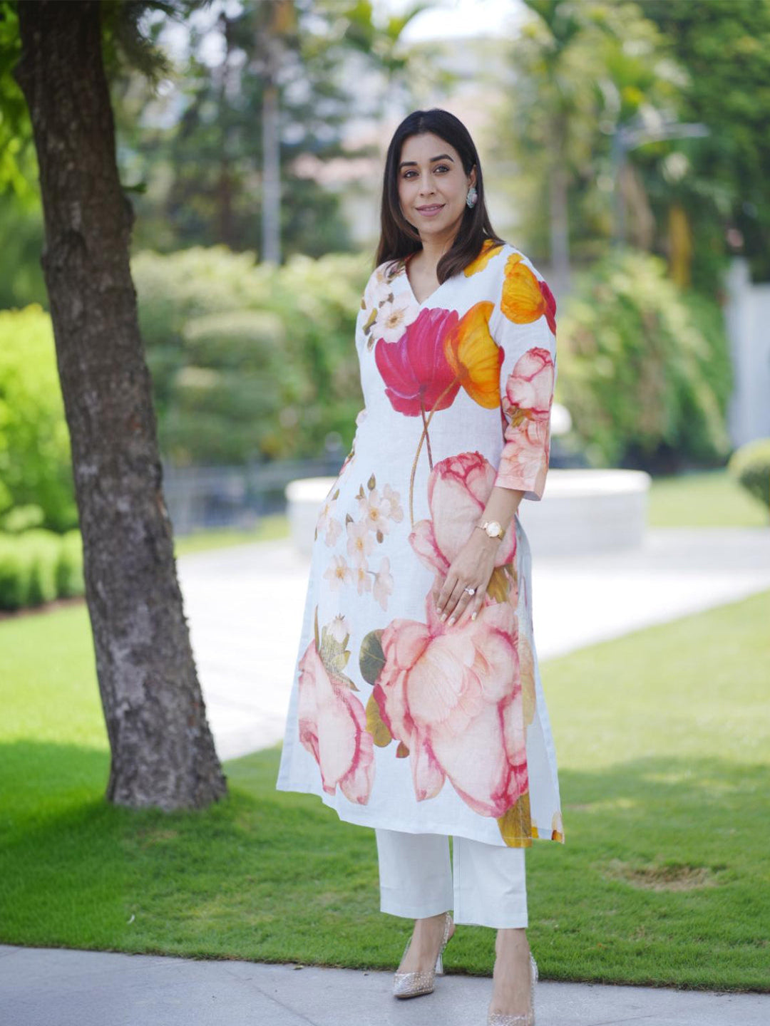 Neerus Blue linen printed kurta set - back view