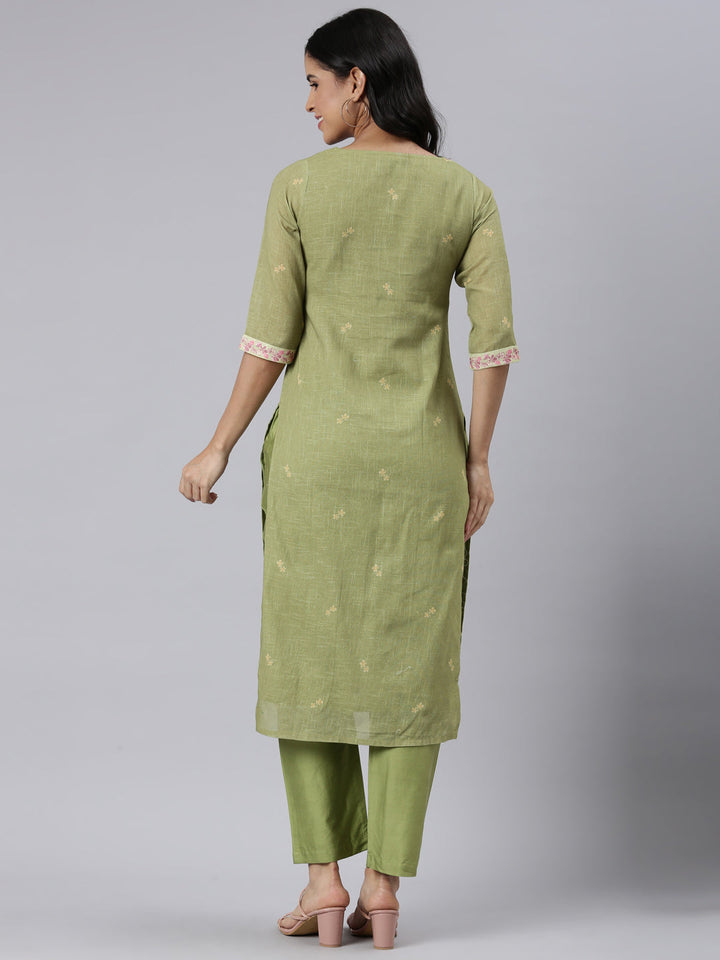 Neerus Green linen printed kurta set - side view