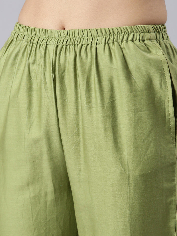 Neerus Green linen printed kurta set - detail view 3