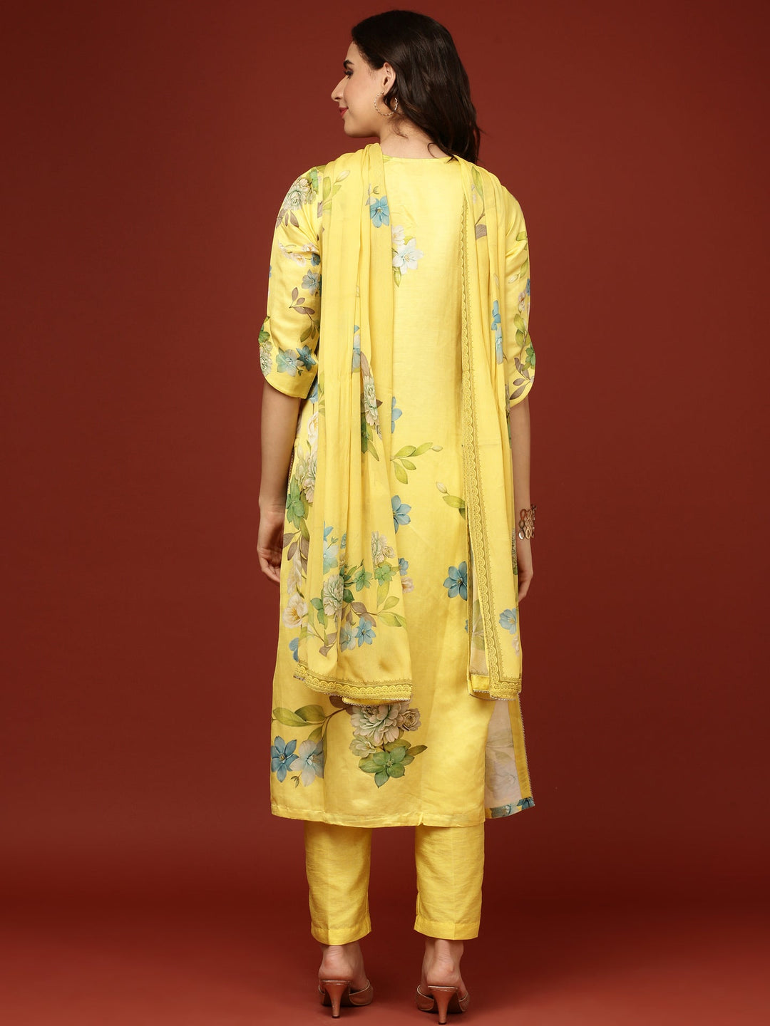 Neerus Yellow viscose printed suit set - detail view 1