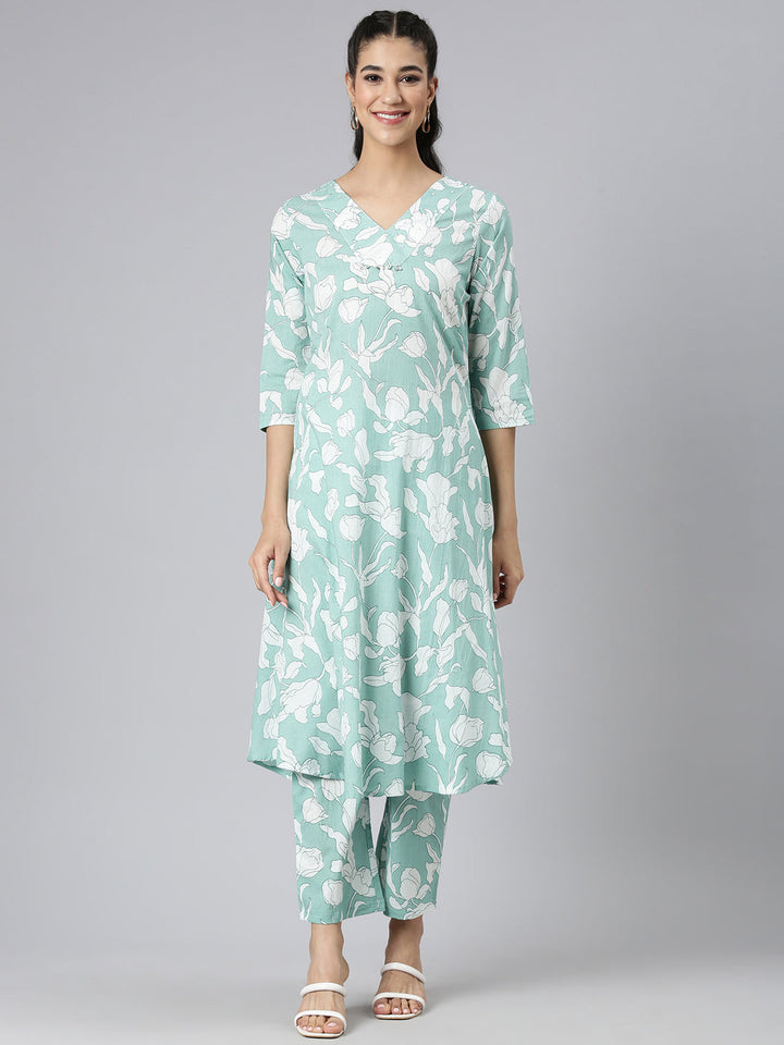 Neerus Green Casual Printed Curved Kurta and Trousers