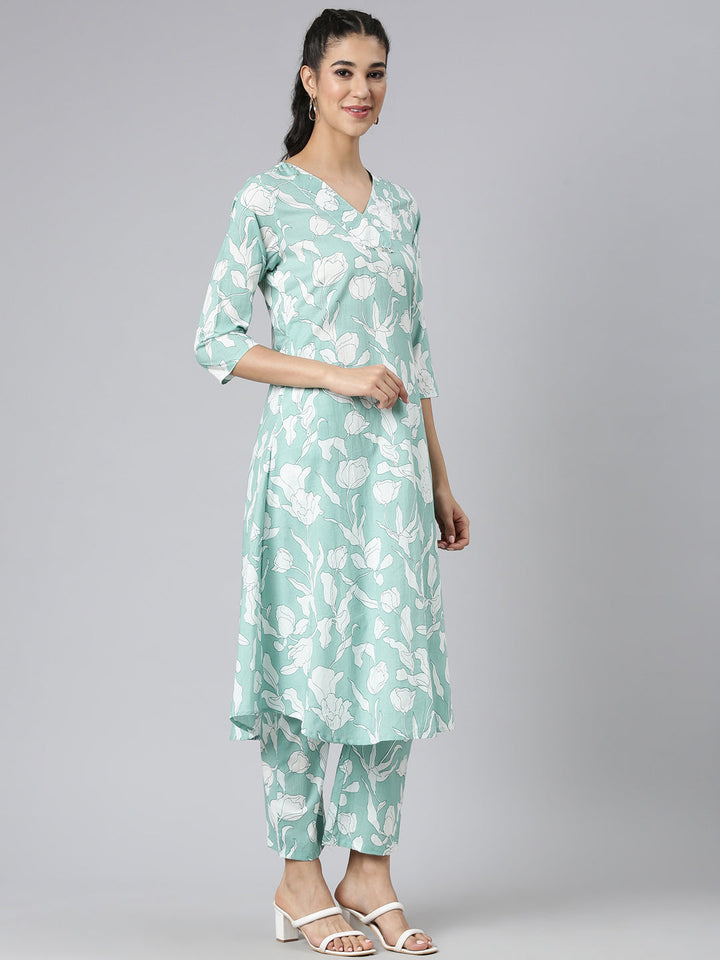 Neerus Green Casual Printed Curved Kurta and Trousers