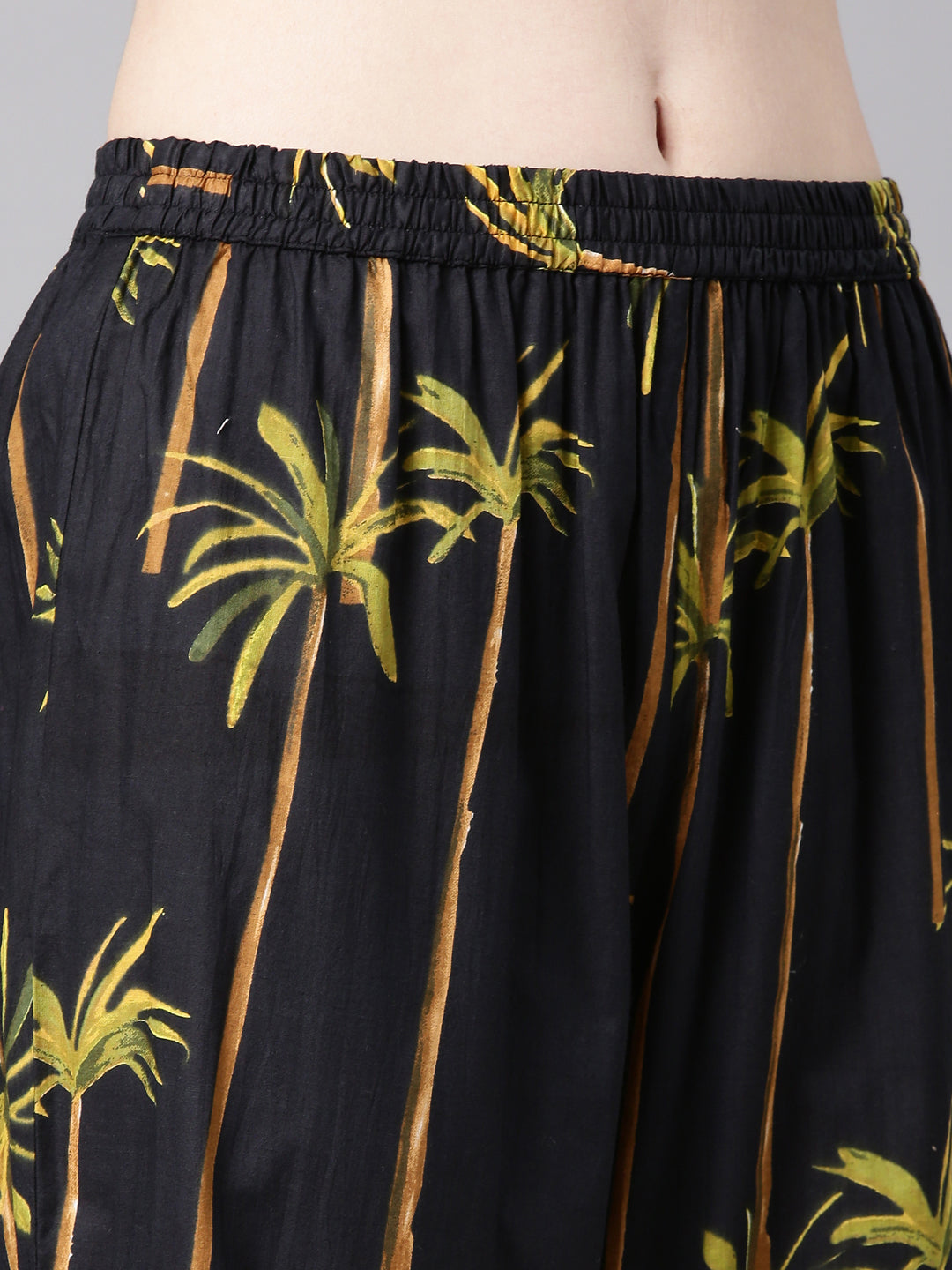 Neerus Black cotton printed kurta set with trousers - detail view 3