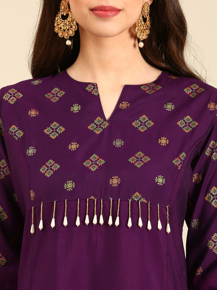 Neerus Purple muslin printed suit set with Banarasi dupatta - detail view 1
