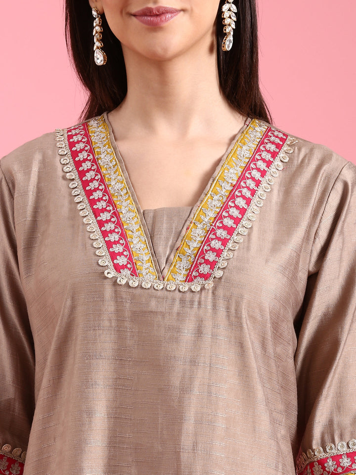 Neerus Beige modal solid suit set - detail view 1