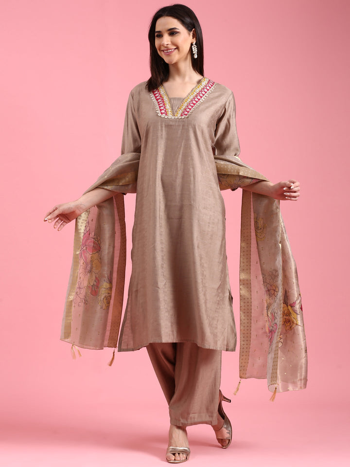 Neerus Beige modal solid suit set - detail view 6