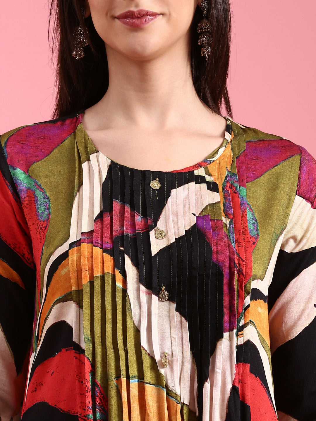 Neerus Green rayon solid kurta set - detail view 2