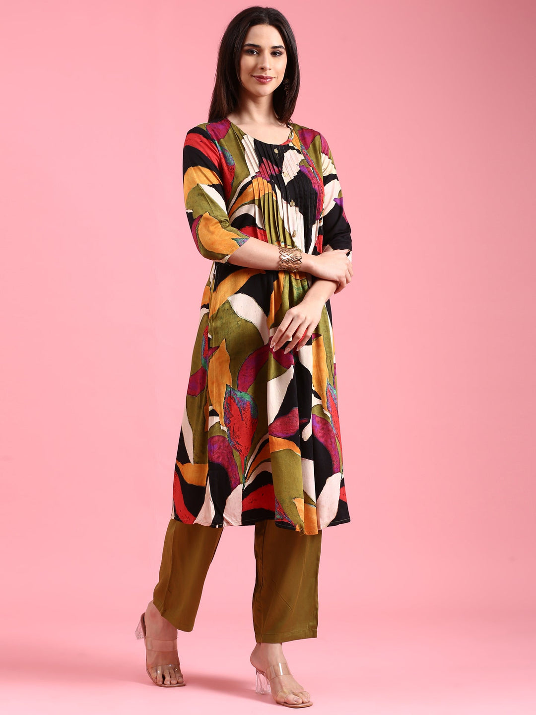 Neerus Green rayon solid kurta set - side view
