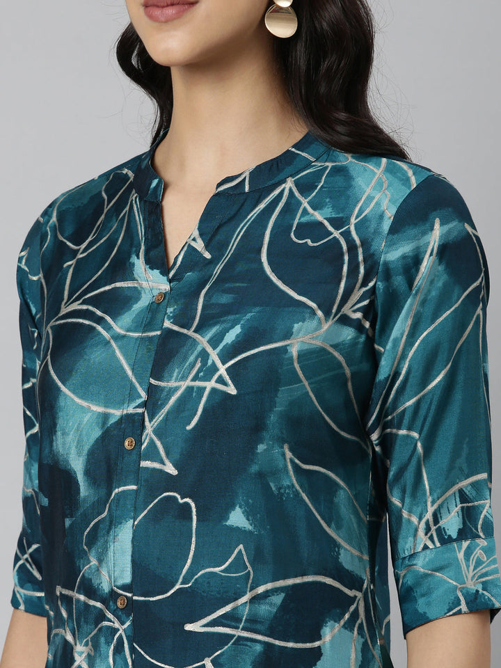 Neerus Blue Casual Floral Straight Kurtas