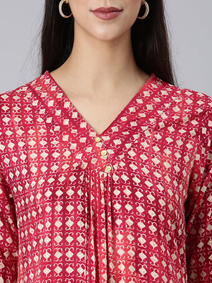 Neerus Red Casual Solid Straight Kurtas