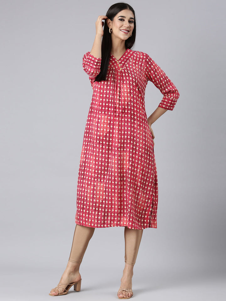 Neerus Red Casual Solid Straight Kurtas