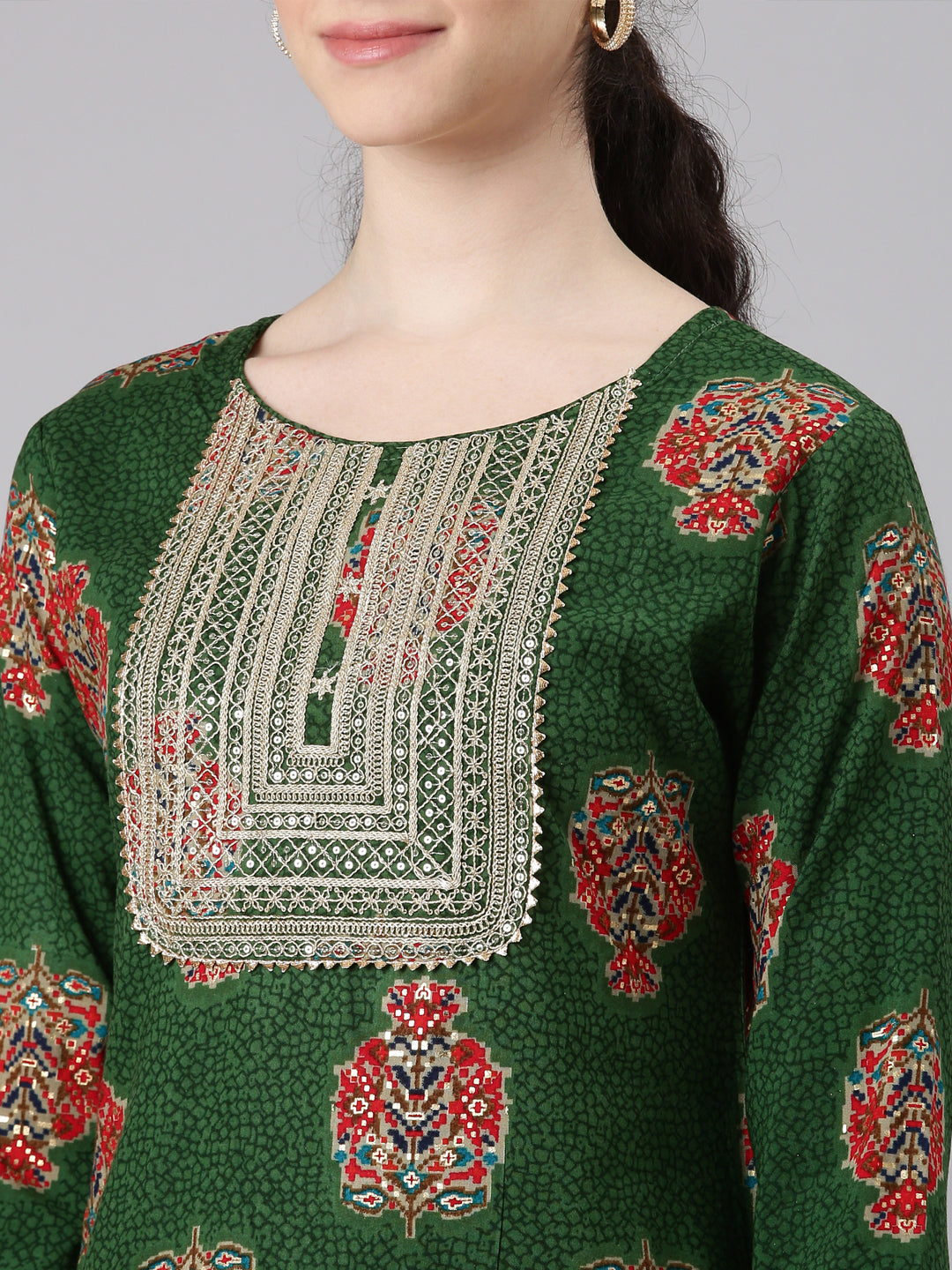 Neerus Green rayon printed straight kurta - detail view 1