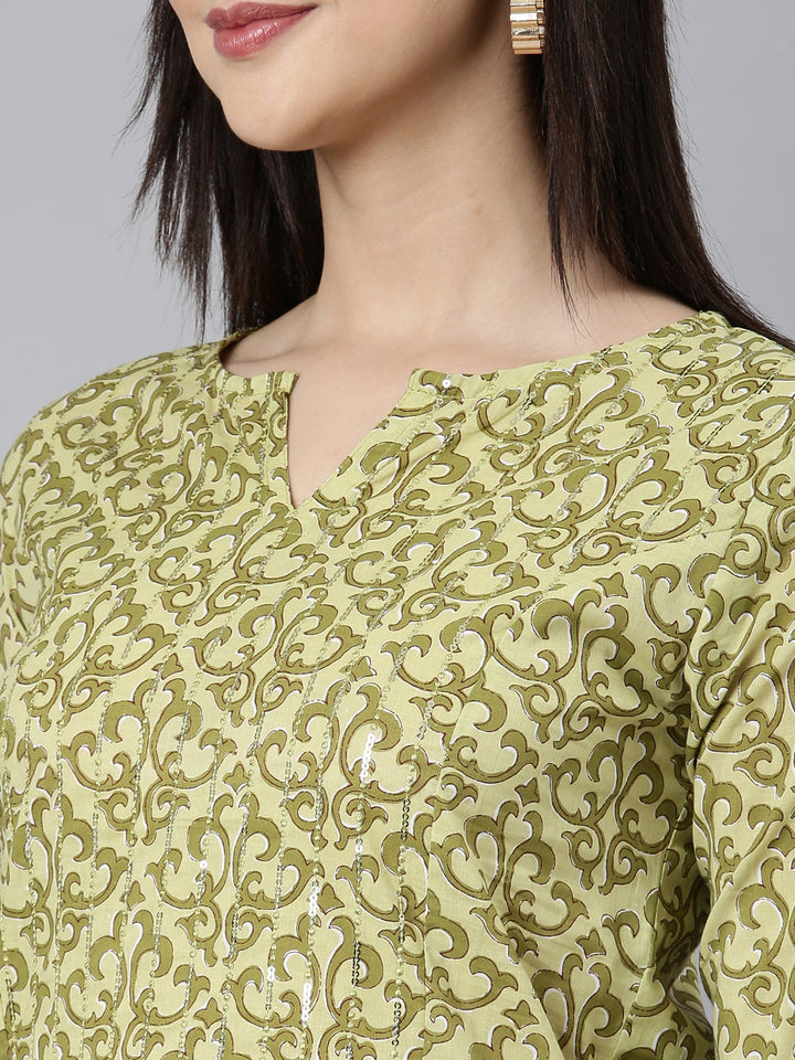 Neerus Green cotton printed straight kurti - detail view 1