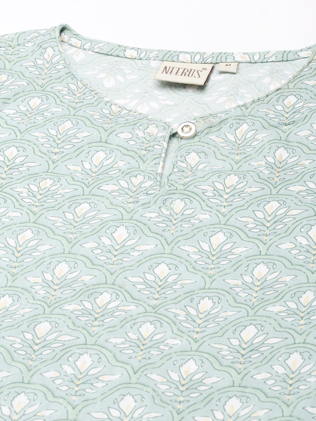 Neerus Green cotton printed straight kurta - detail view 3