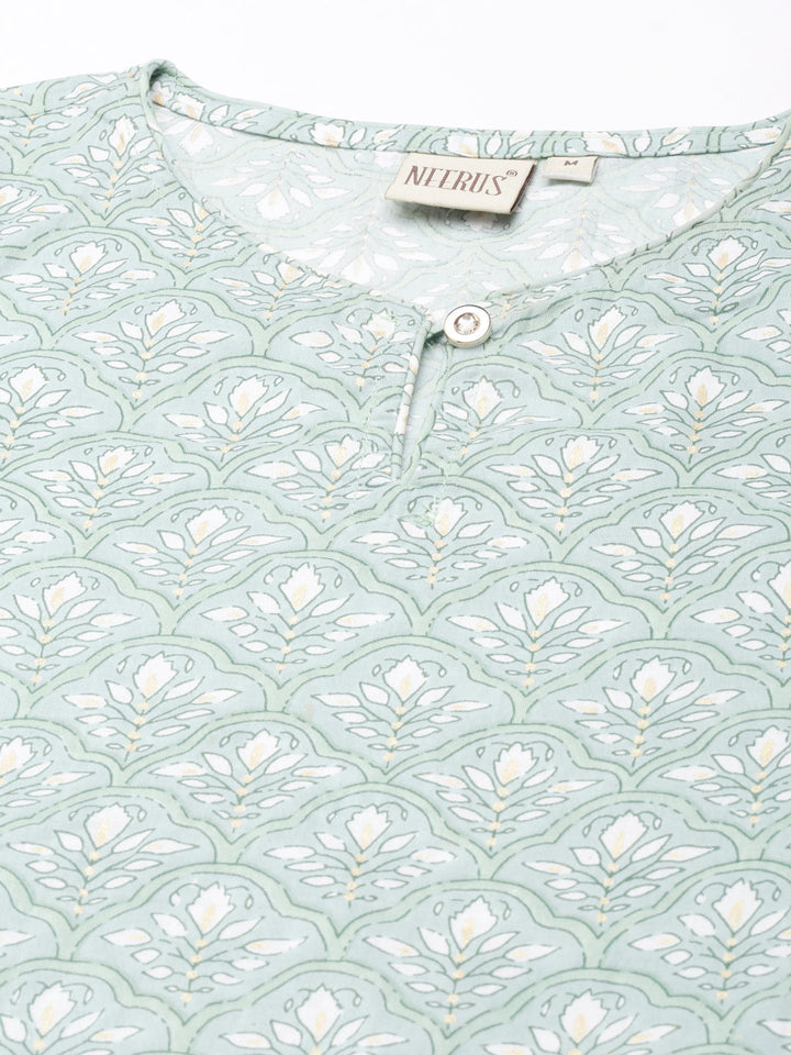 Neerus Green cotton printed straight kurta - detail view 3