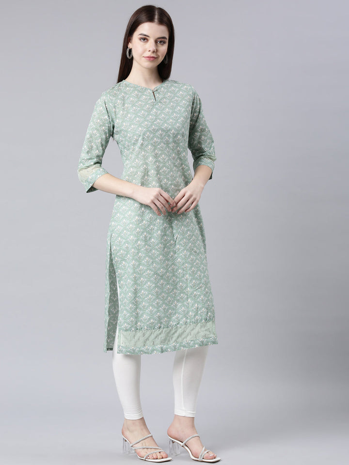 Neerus Green cotton printed straight kurta - side view