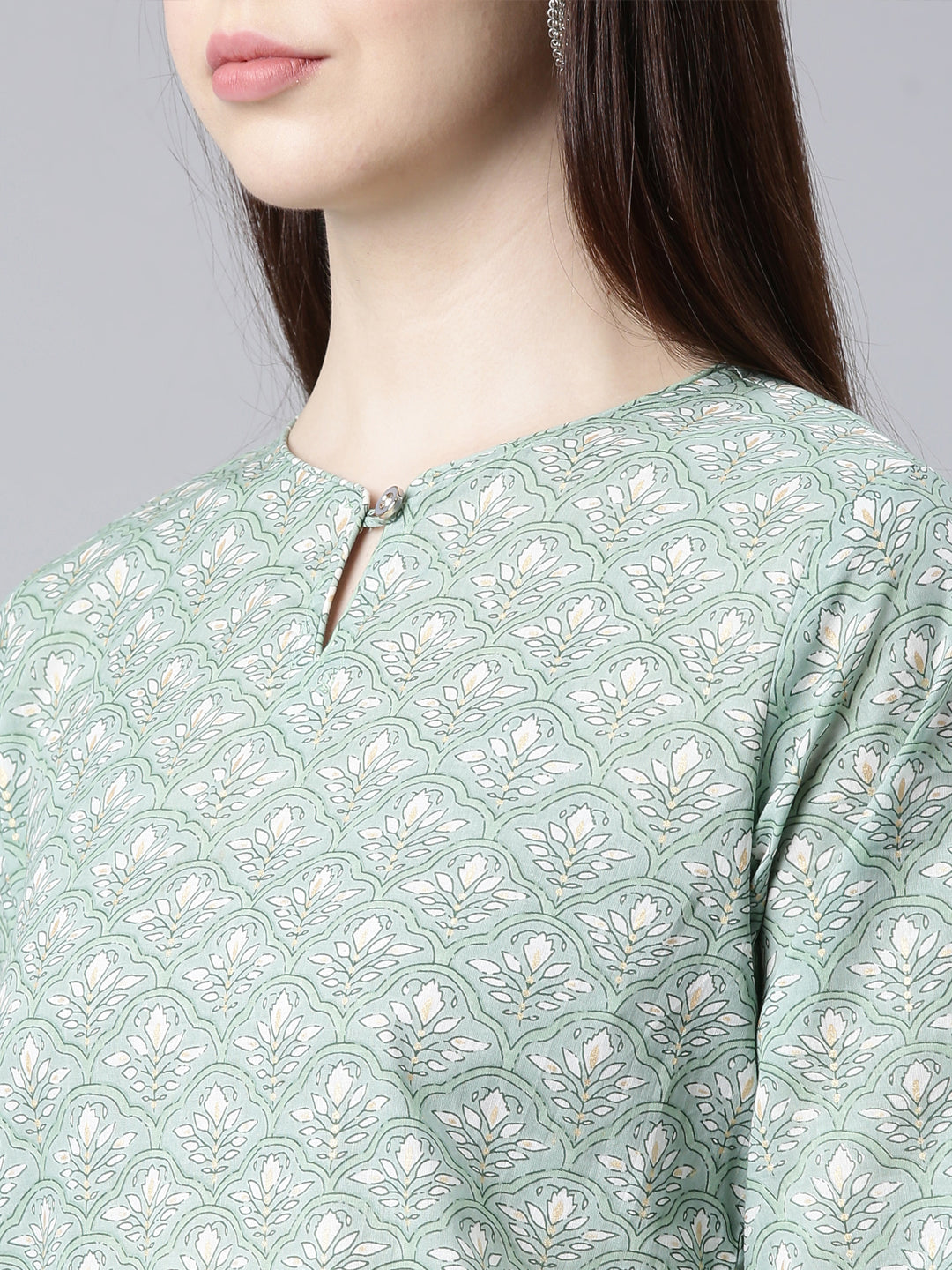 Neerus Green cotton printed straight kurta - detail view 2