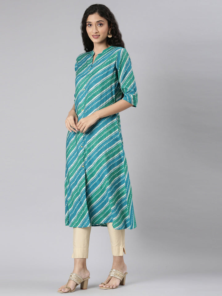 Neerus Green modal printed straight kurta - back view