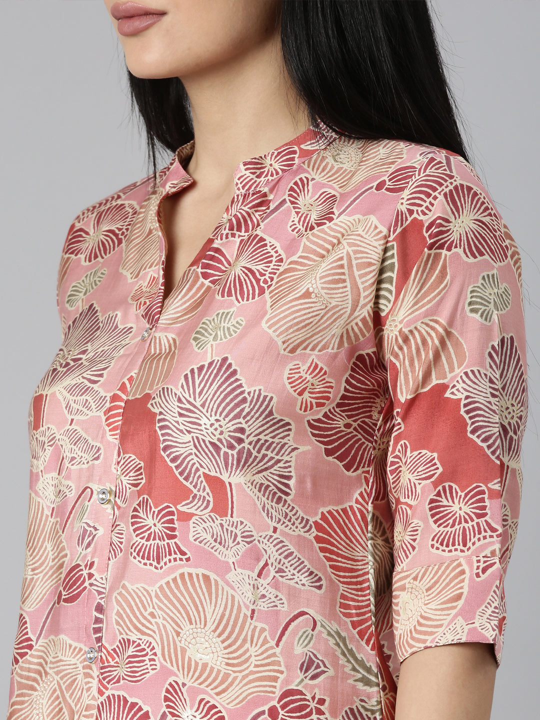 Neerus Pink floral printed straight kurta - detail view 1