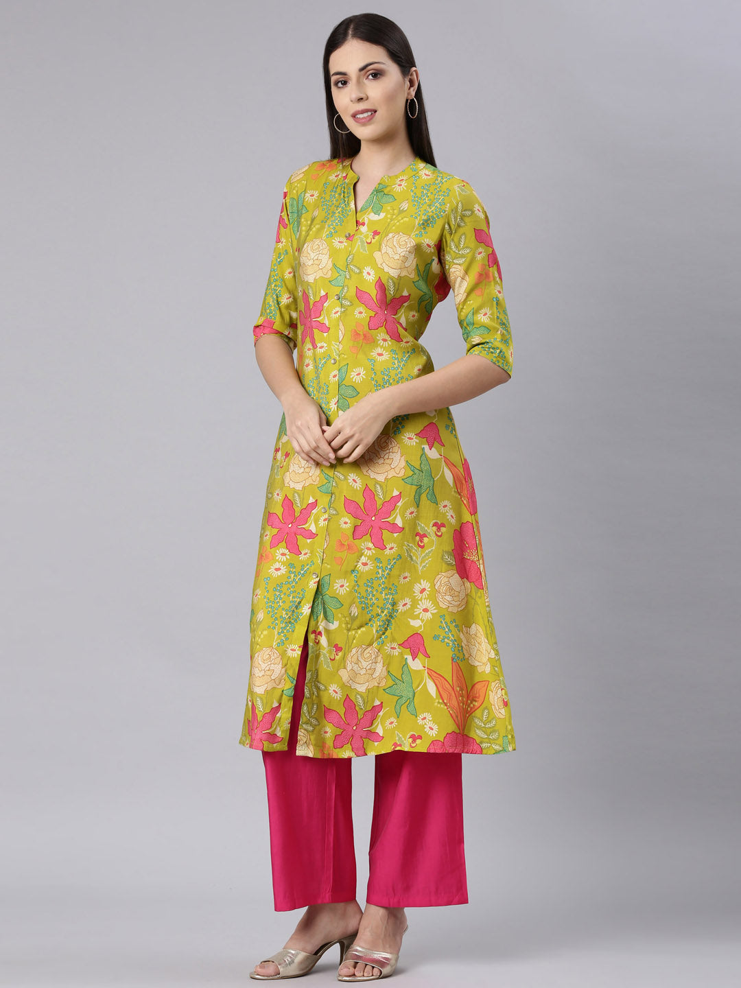Neerus Green muslin printed straight kurta - back view