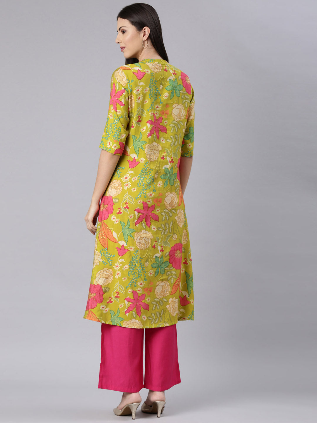 Neerus Green muslin printed straight kurta - detail view 1