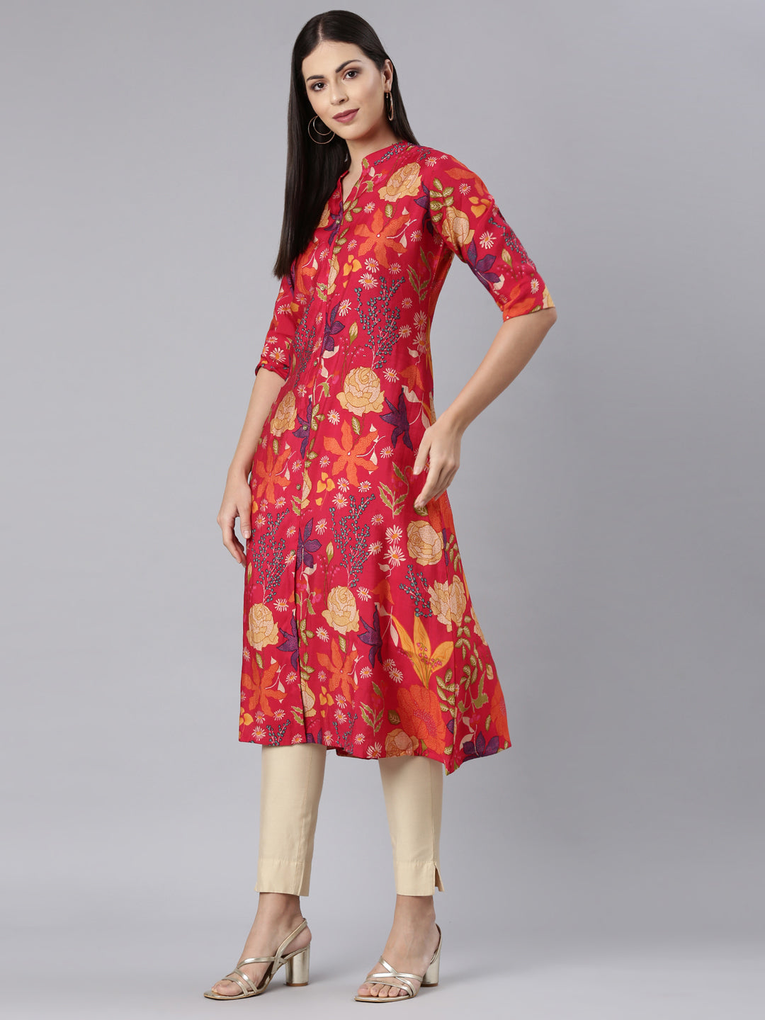 Neerus Red muslin printed straight kurta - detail view 3