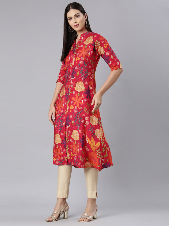 Neerus Red muslin printed straight kurta - detail view 3