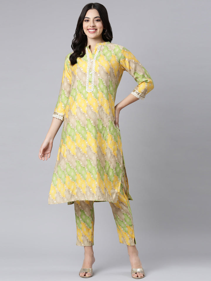 Neerus Yellow muslin printed kurta set - detail view 2