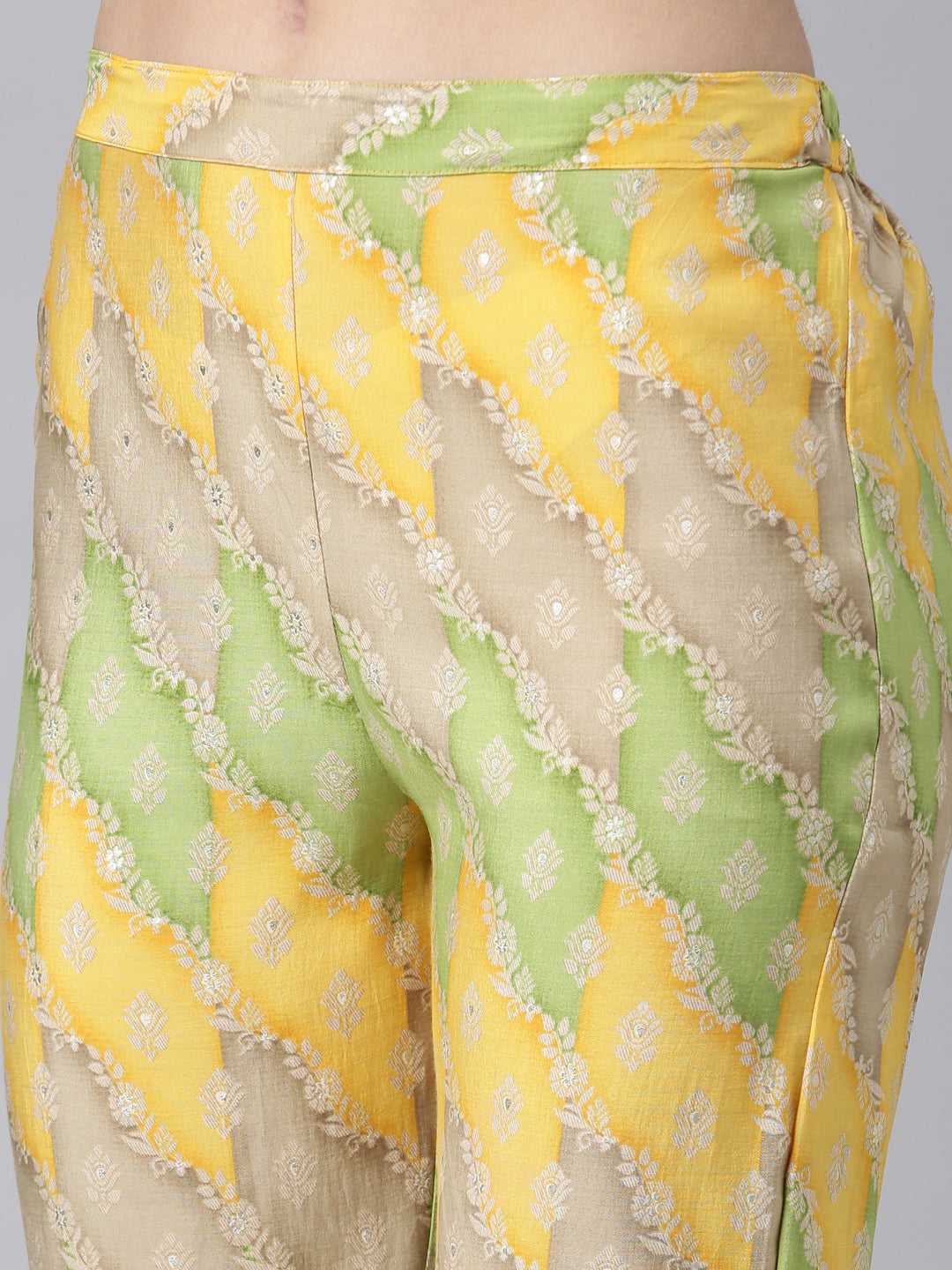 Neerus Yellow muslin printed kurta set - detail view 3
