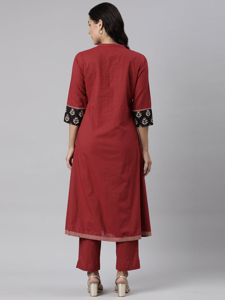 Neerus Maroon printed panelled kurta set - detail view 1