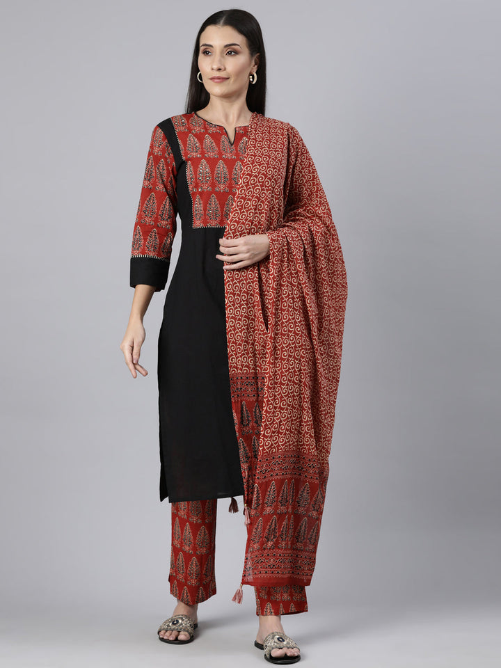 Neerus Black solid straight suit set kurta trouser dupatta - front view